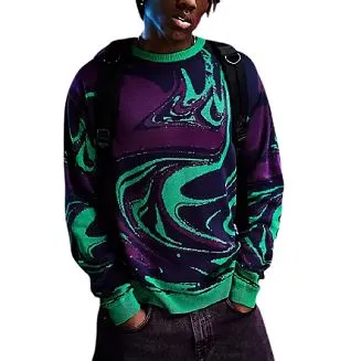 Ylisuuri pyöreäkauluksinen neule